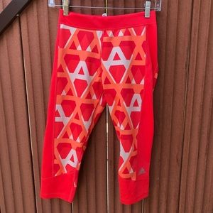 NWOT adidas cropped printed leggings